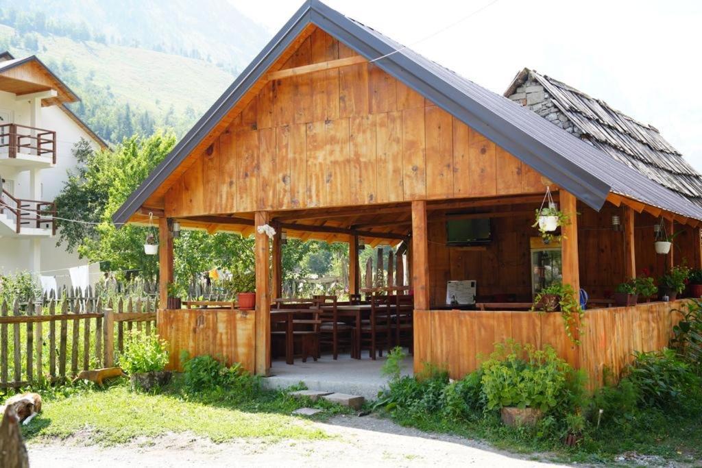 Guesthouse Skender Selimaj Валбона Экстерьер фото